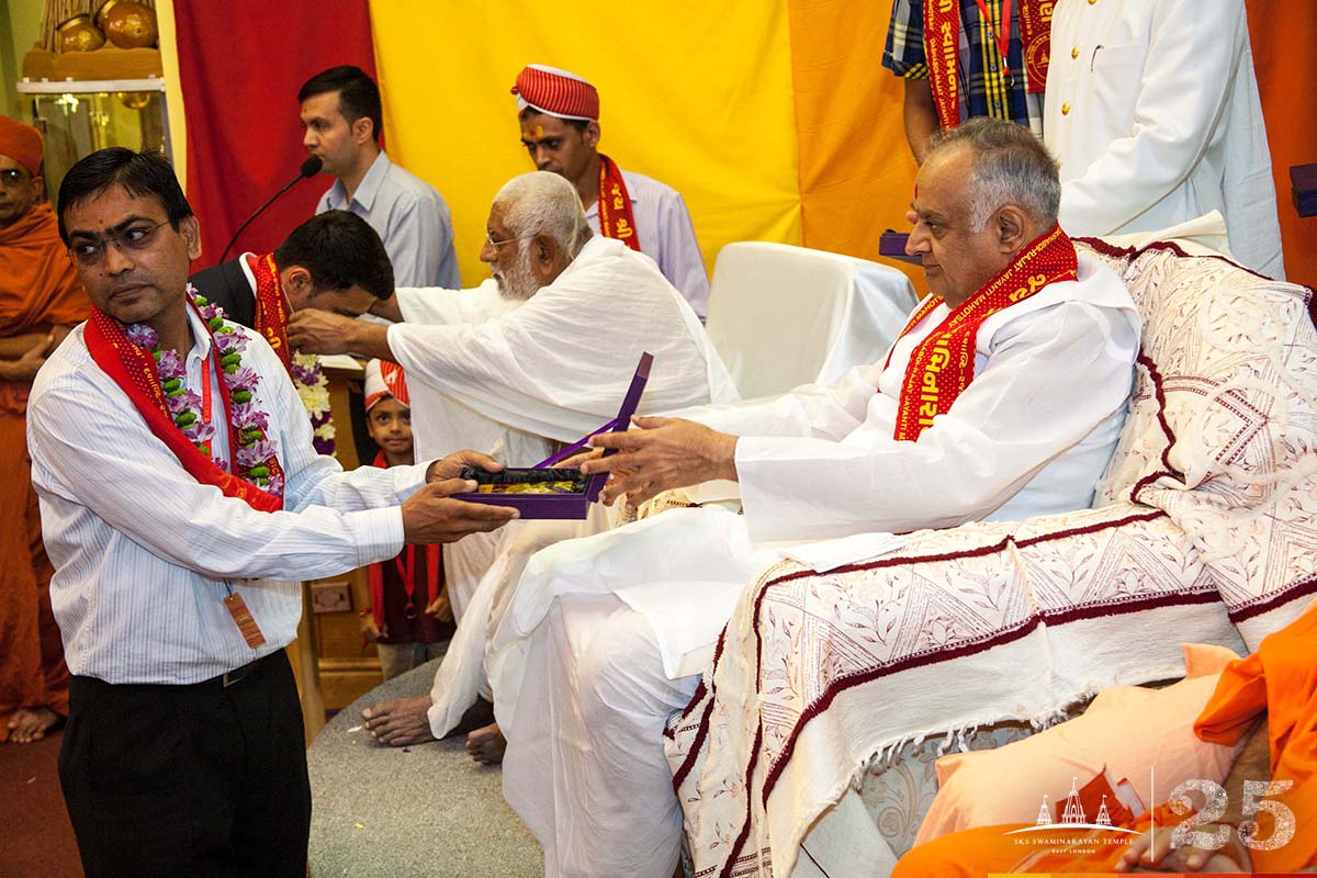 ©1987-2017 SKS Swaminarayan Temple East London